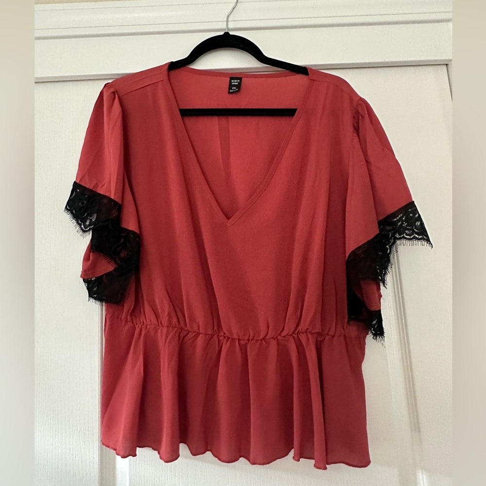 SHEIN Lace Sleeve Top